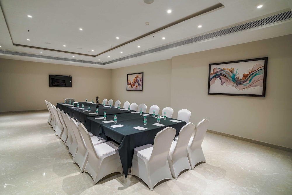 Clubhouse Hotel Chandigarh Mohali 44/47