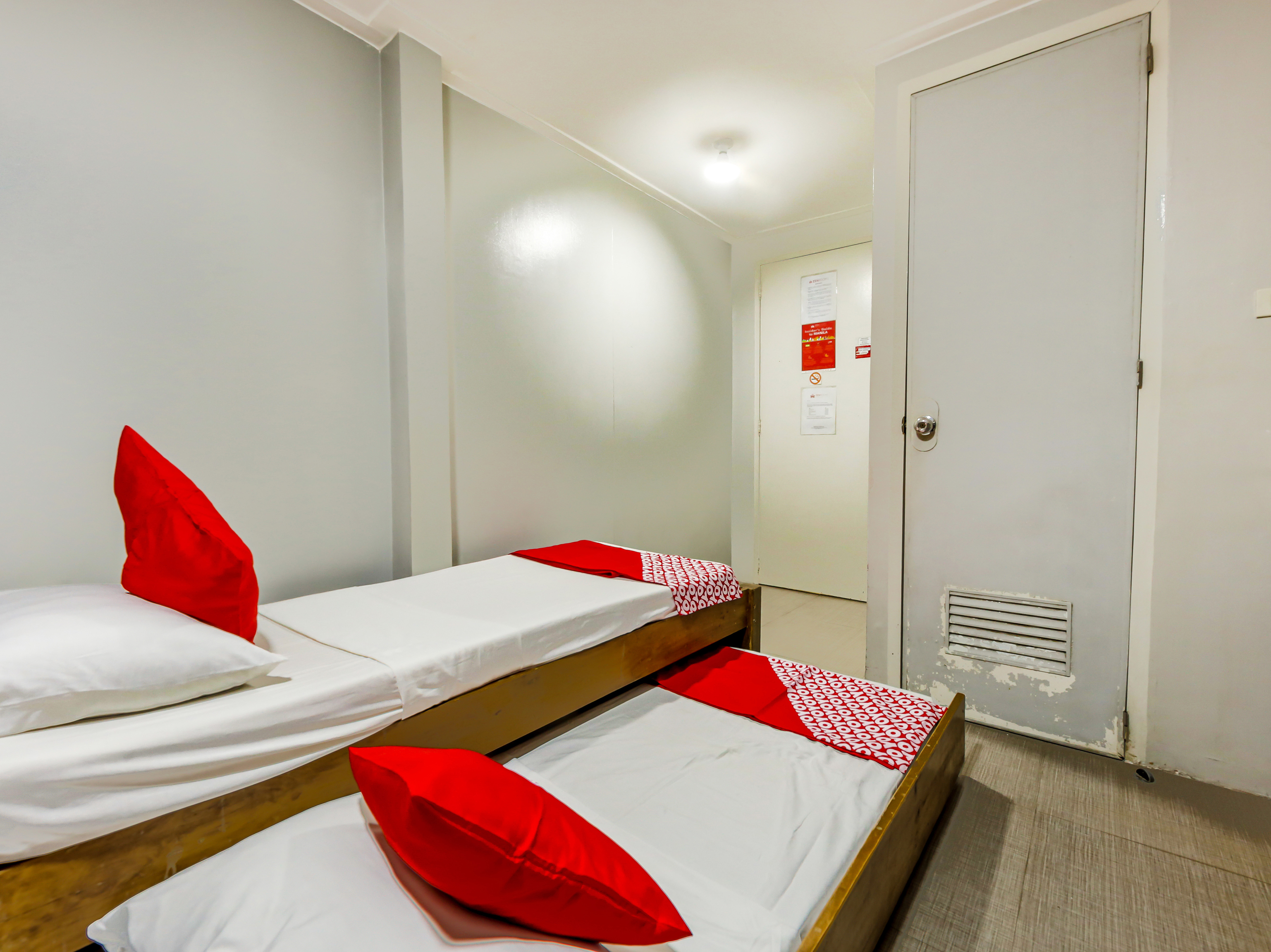 Metro Deluxe Residences 17/50
