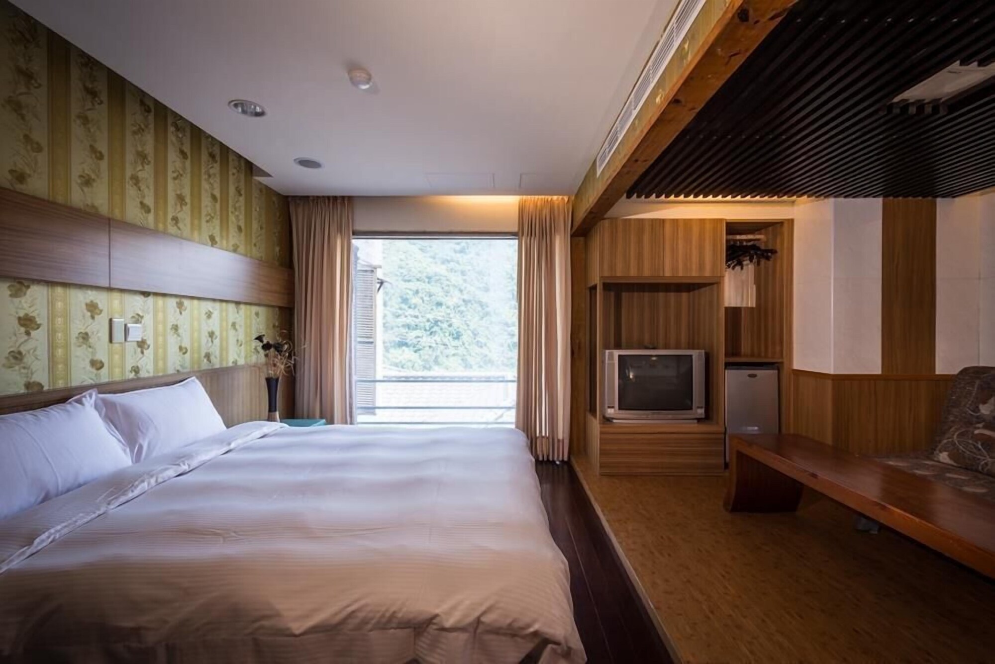SUPERIOR, DOUBLE BED
