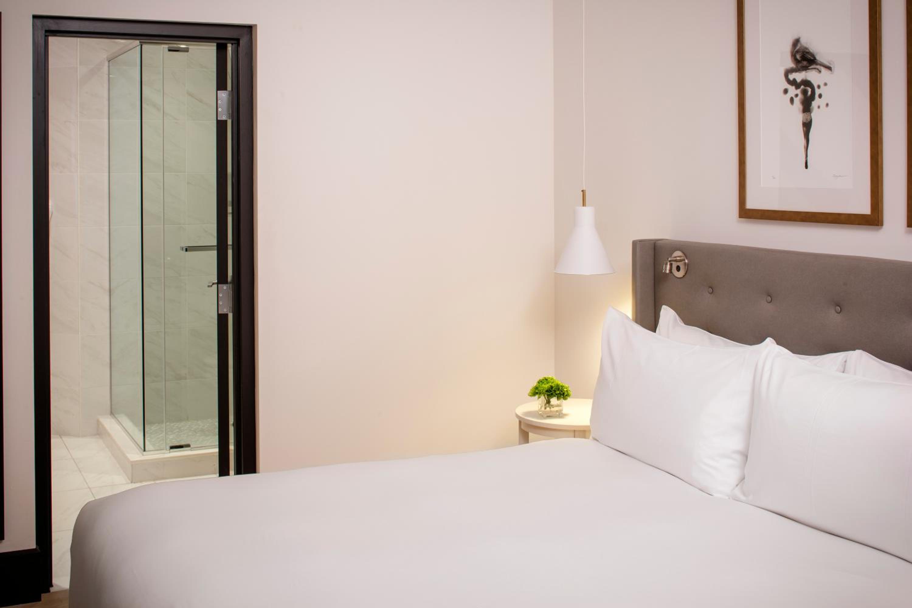 William, Grand, Suite, King Bed