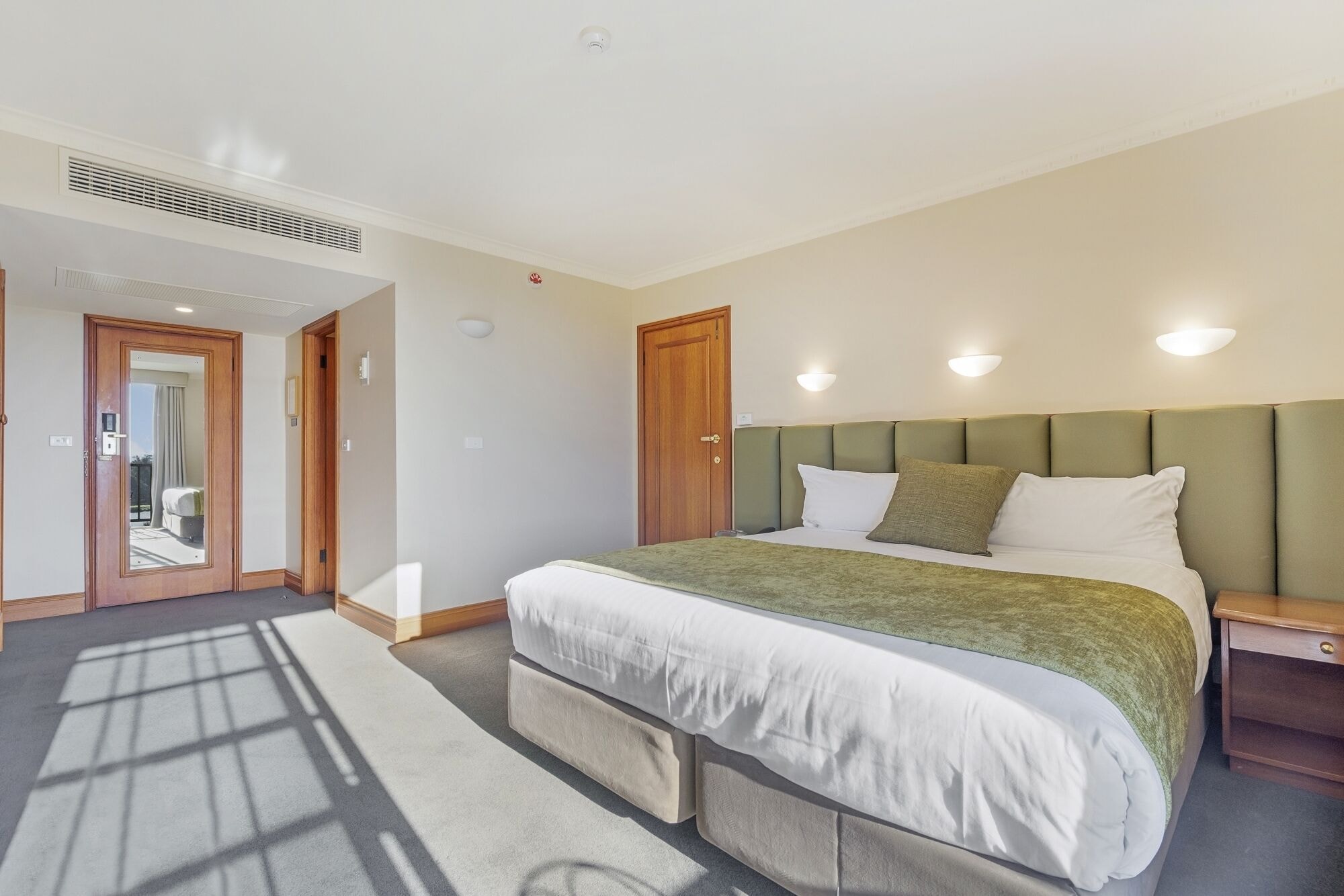 Executive, King Bed, Golf Course View