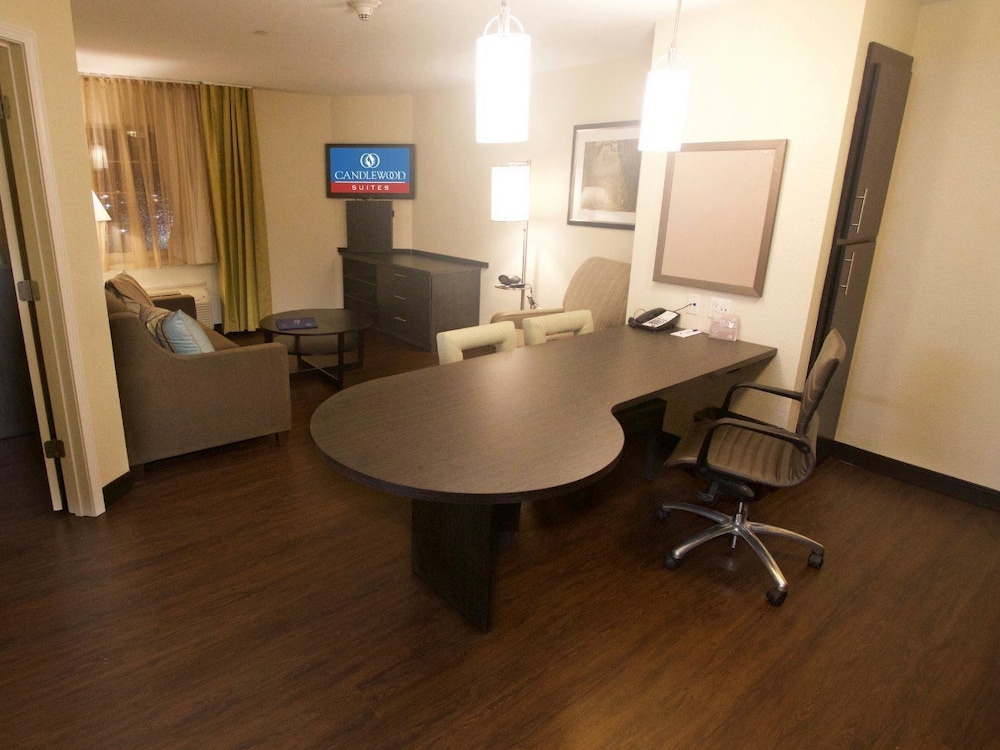 Candlewood Suites West Little Rock 54/62