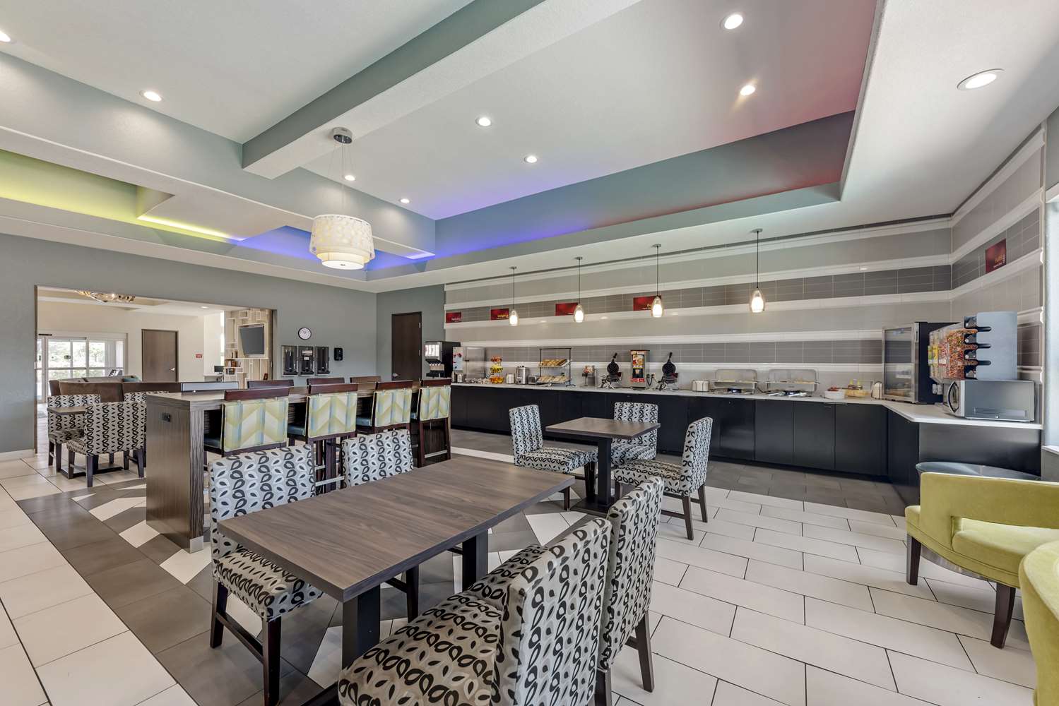 Best Western Plus Pflugerville Inn and Suites 30/37