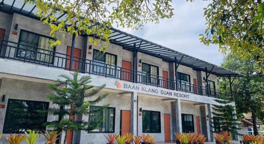 Baan Klang Suan Resort 1/35