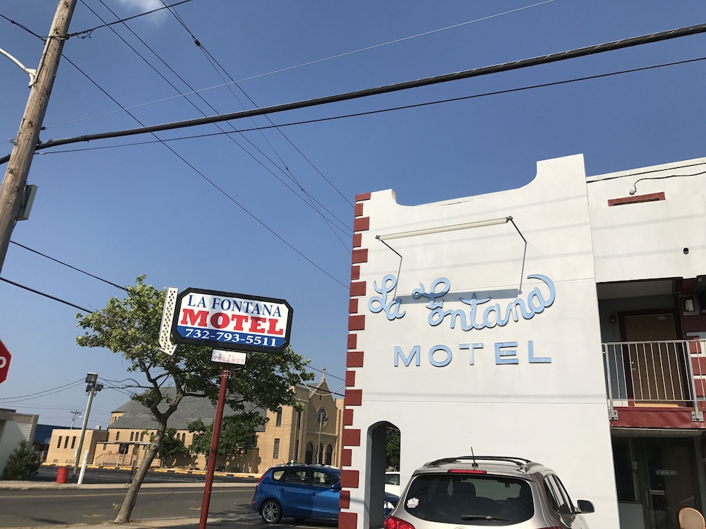 La Fontana Motel 2/16