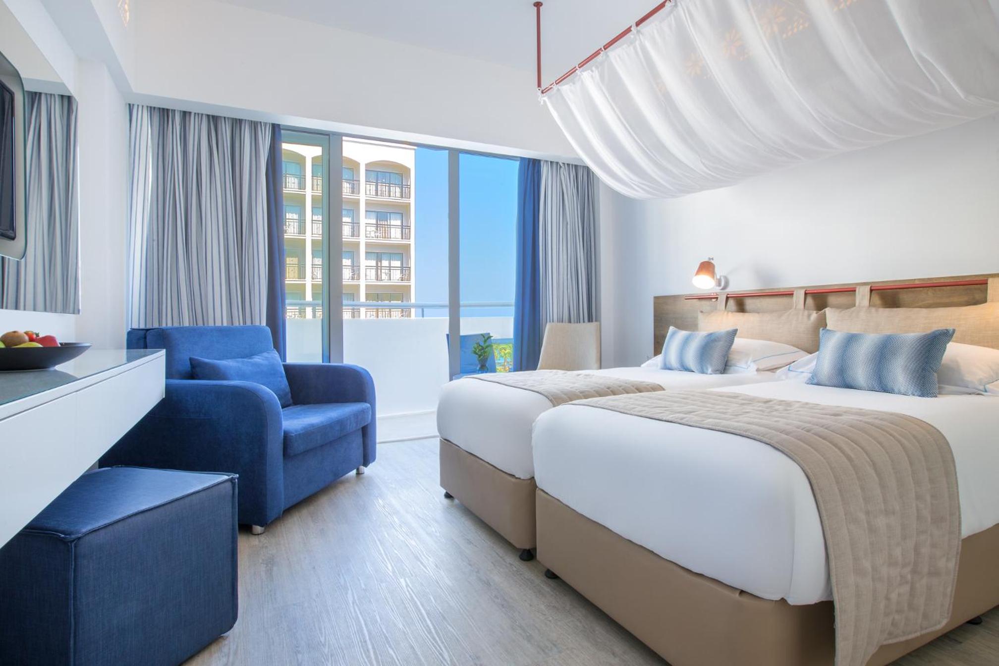 Premium, Superior, Double or Twin Bed, Side Sea View، Lordos Beach Hotel and Spa 4/9