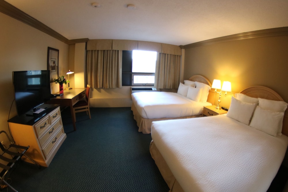 Nomad Hotel And Suites 12/67