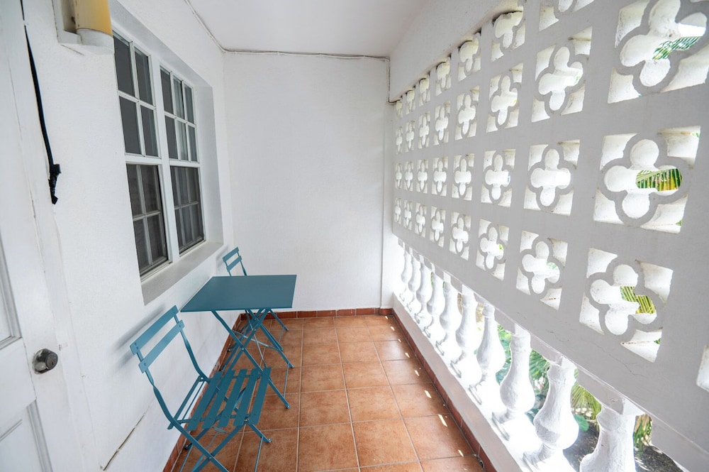 Lesperance Hotel 2/46