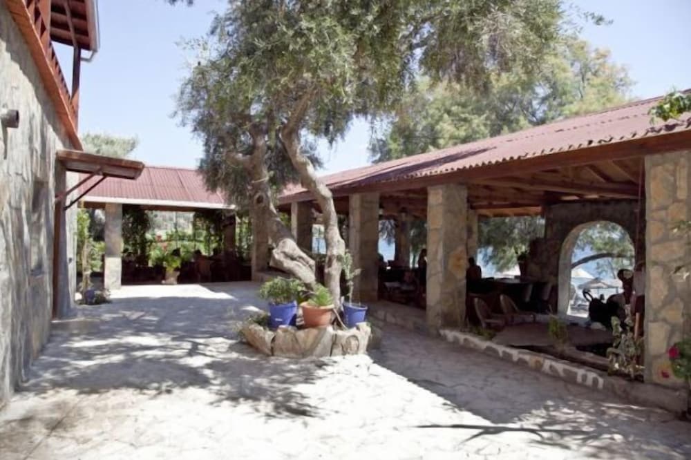 Sahin Motel & Restaurant 21/25