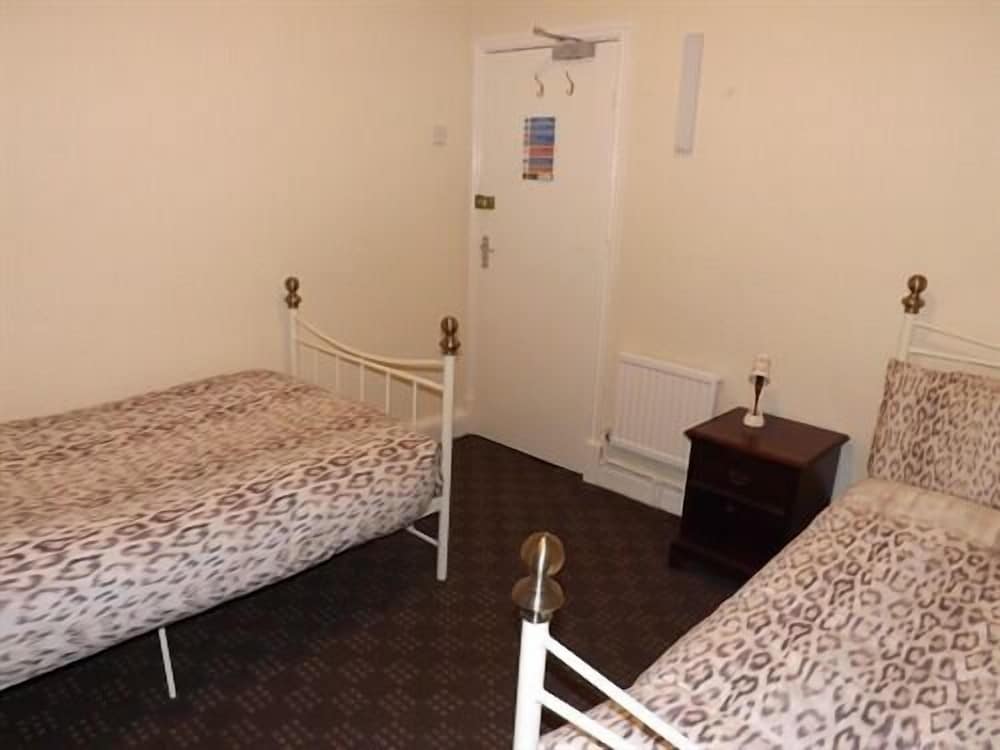 Thistle Dhu Guest House 50/50