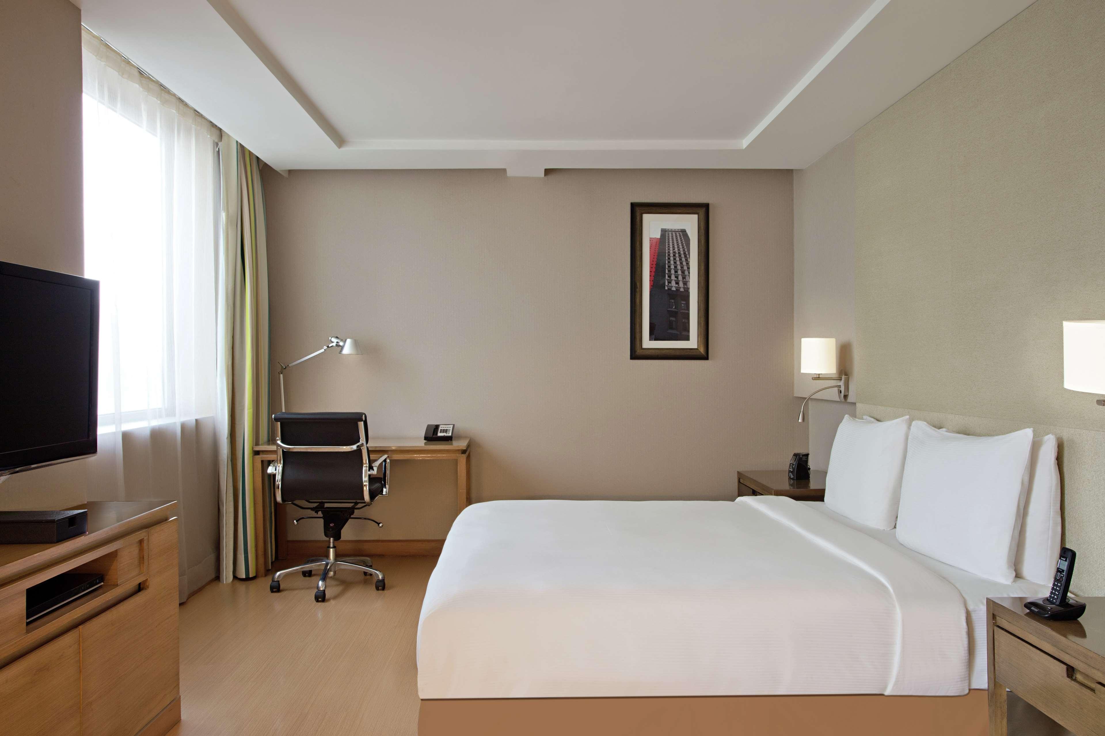 STUDIO, KING BED, BALCONY, ACCESSIBLE