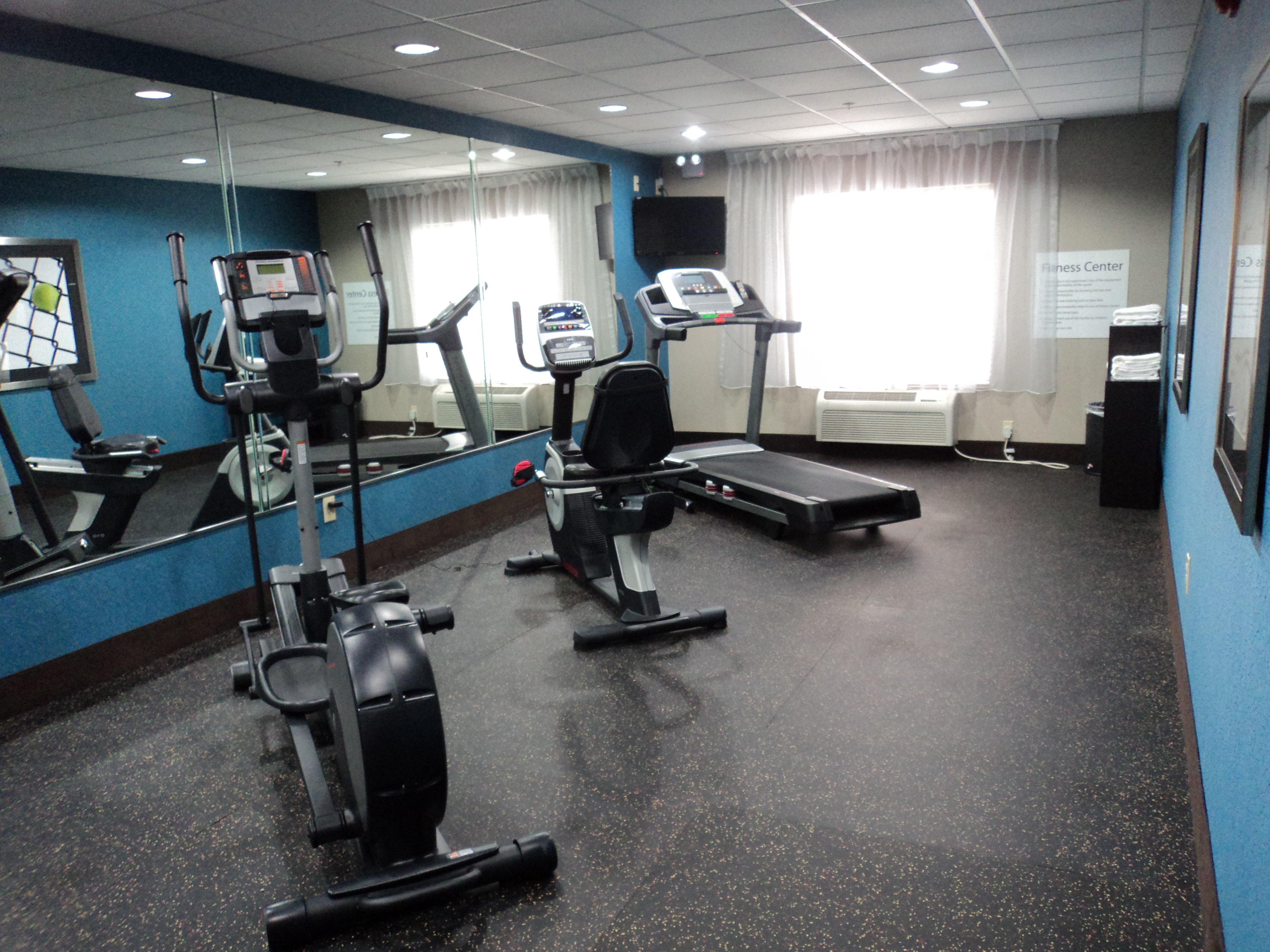 Holiday Inn Express Suites Roanoke Rapids Se 38/72