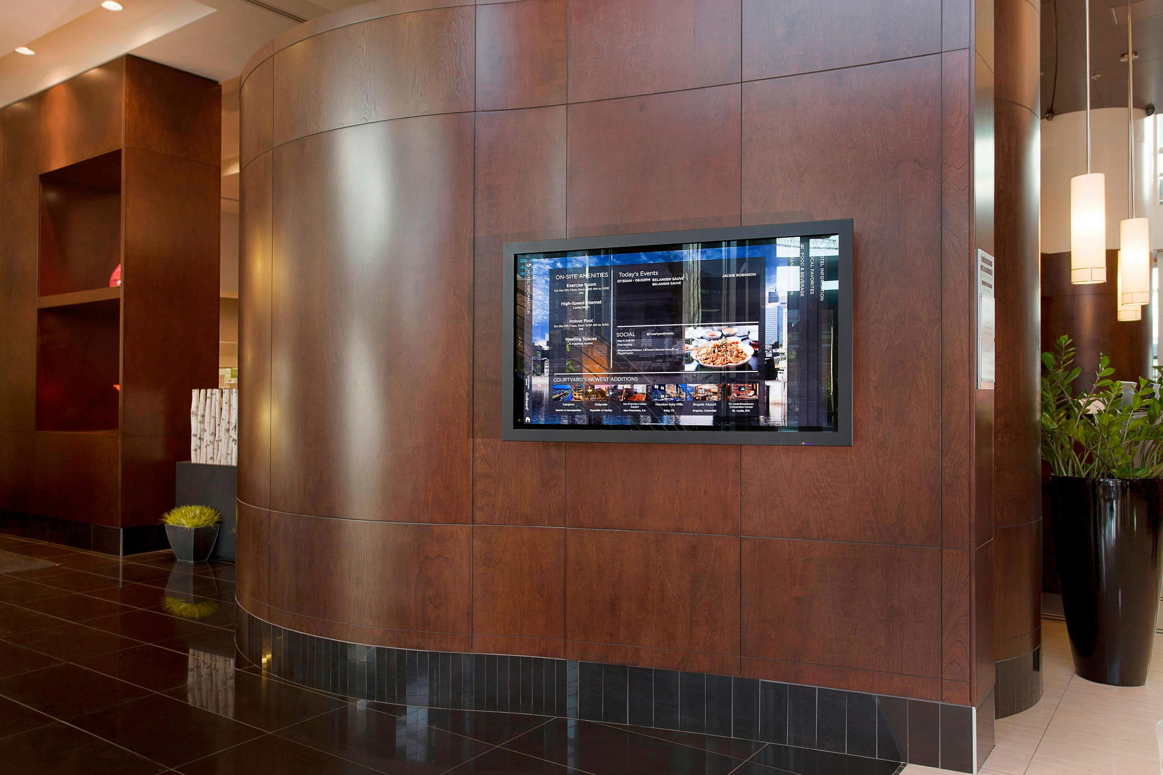 Lobby at COURTYARD MONTREAL DOWNTOWN, MONTREAL
