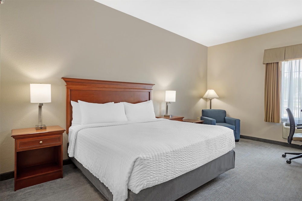 Best Western Plus Executive Hotel Suites 11/50
