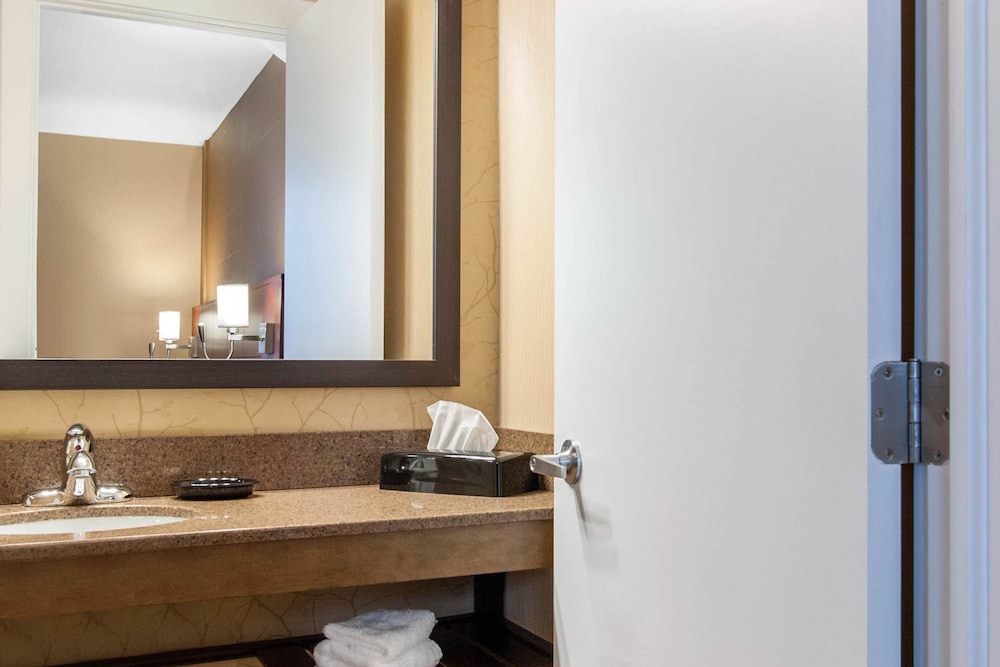 Quality Hotel & Suites Gander 22/37