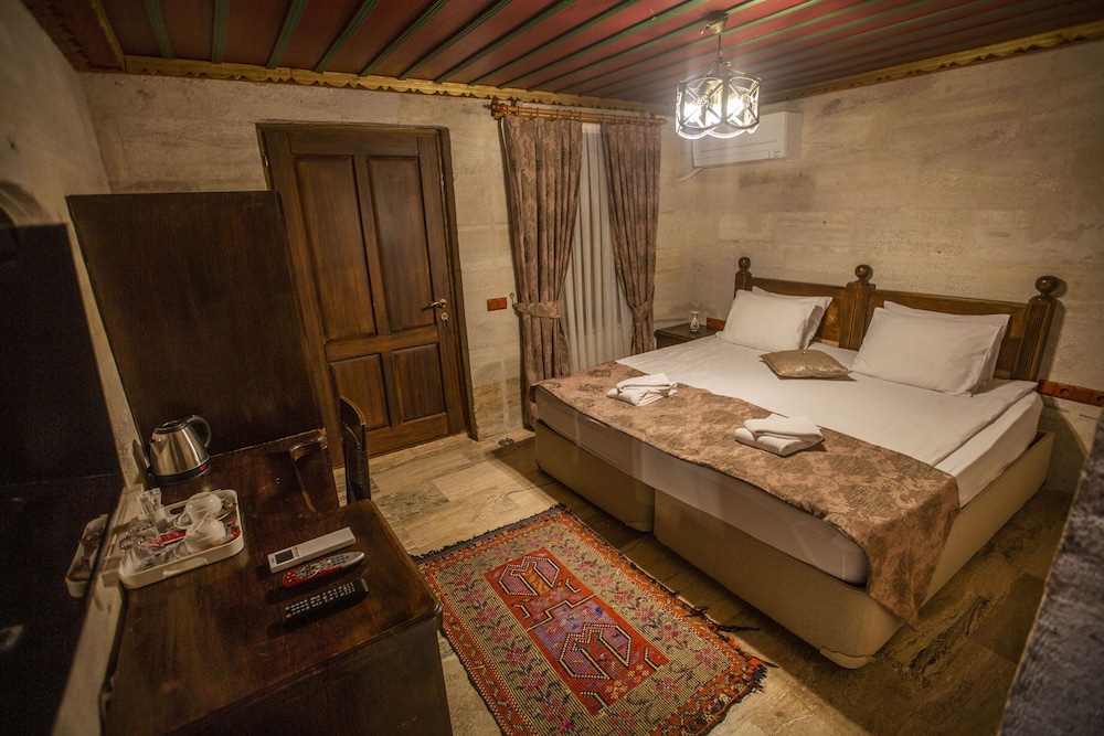 Hermes Cave Hotel 14/46