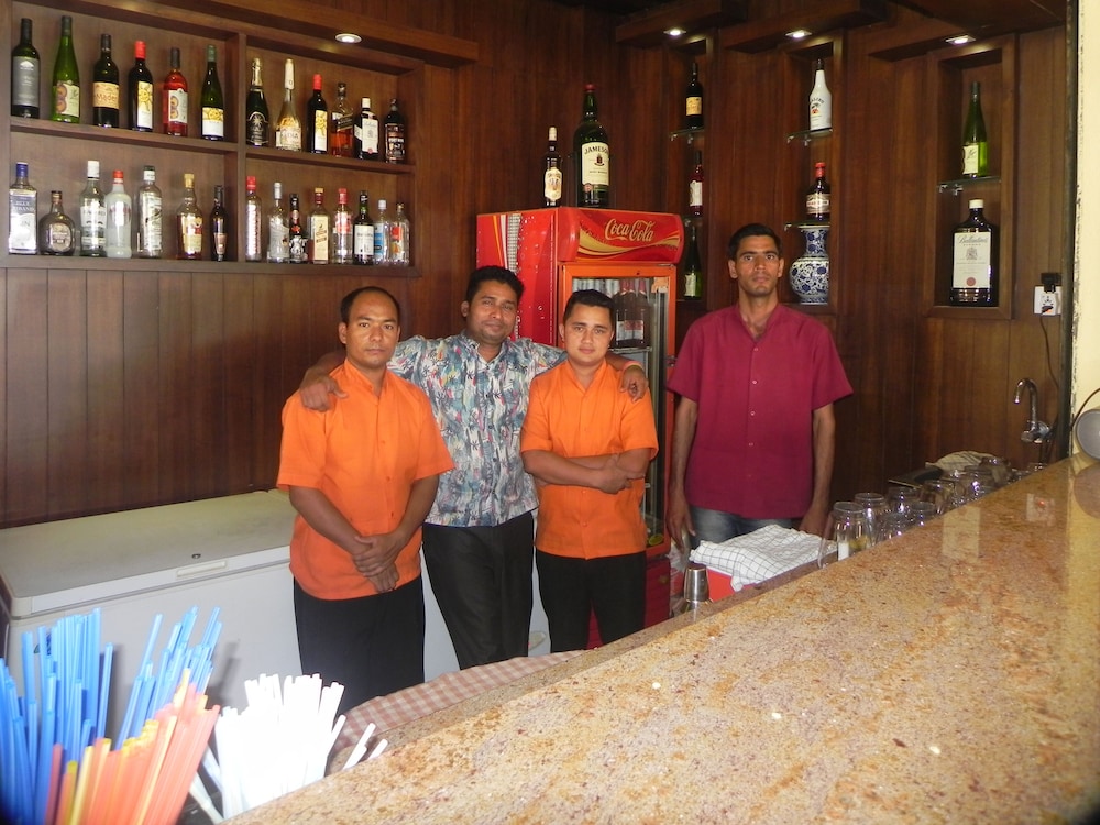 RIVERSIDE REGENCY RESORT 34/37
