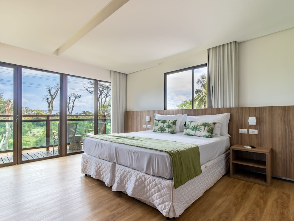 DELUXE, DOUBLE OR SINGLE BED