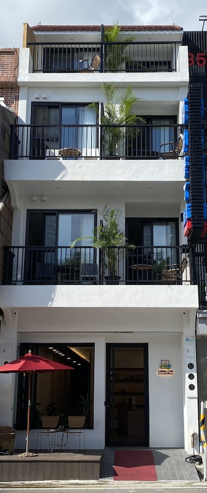 Ocean KT Inn 2/47