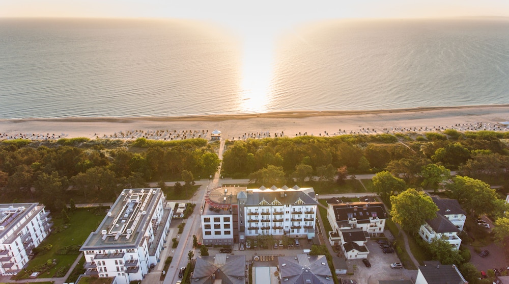 Strandhotel Heringsdorf 55/63