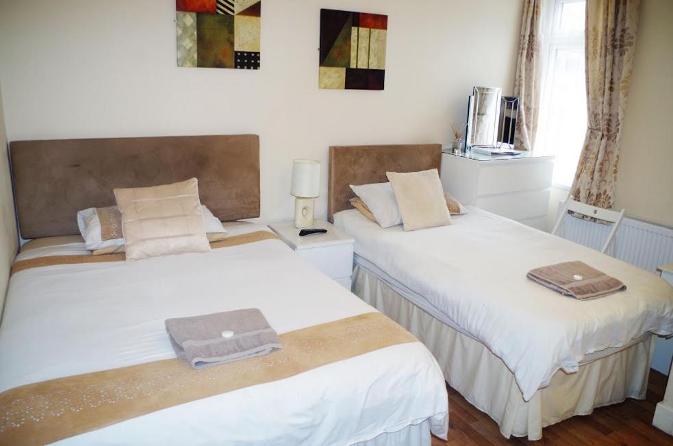 Abbey Lodge - Guest House 4/24