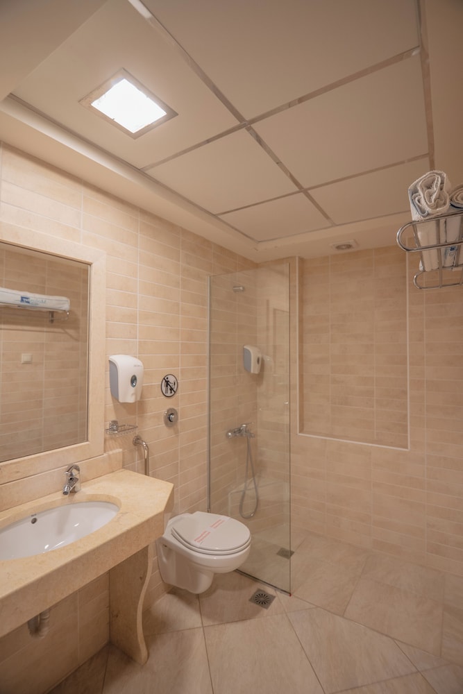 ROOM, DOUBLE BED, GARDEN OR LAND VIEW