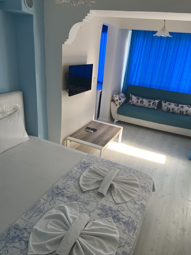 Mavi Butik Apart 20/30