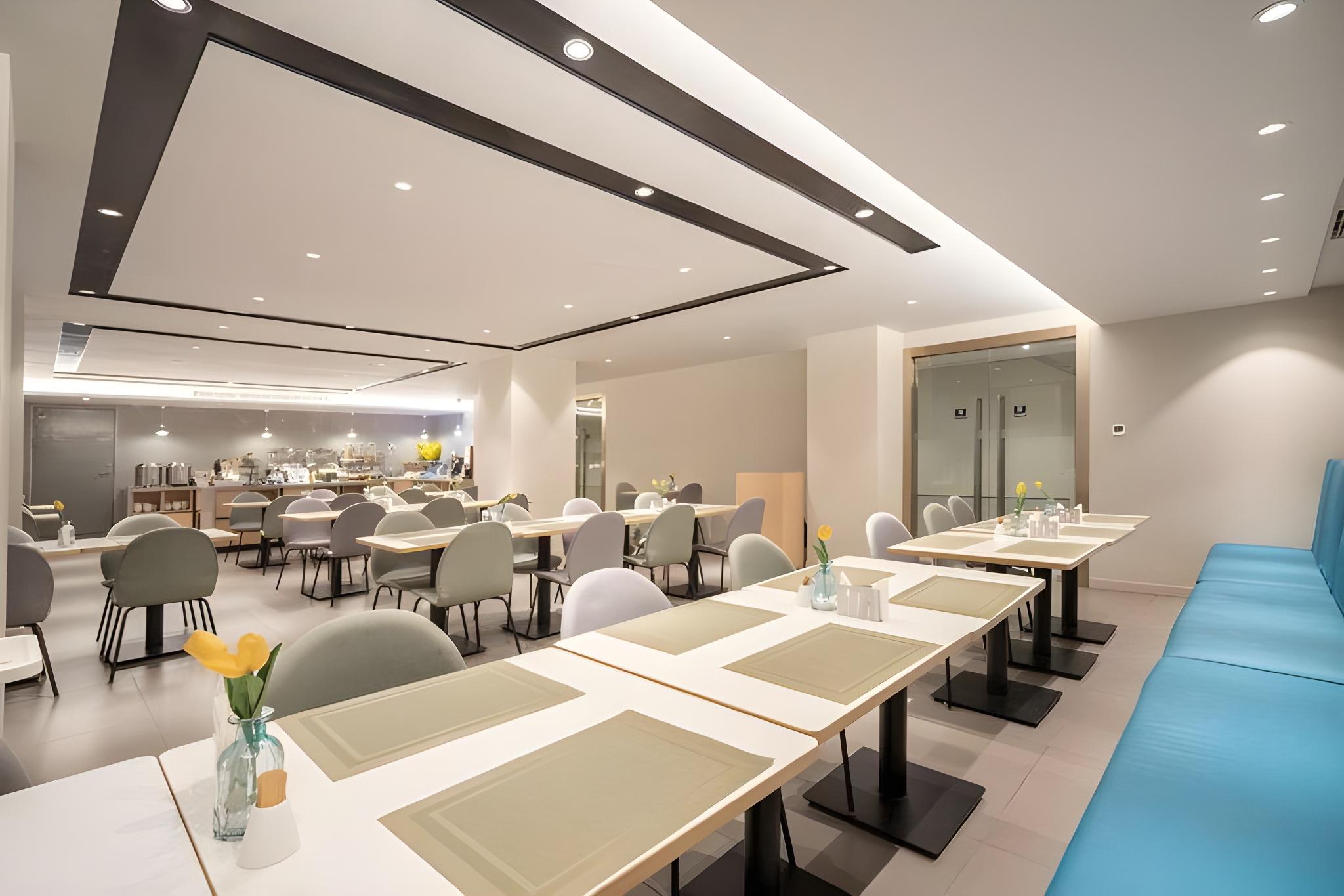 Homeinn Selected (Wuxi Zhongshan Road Sanyang Square Metro Station) 15/18