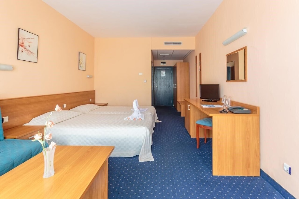 Aquamarine Hotel 27/68