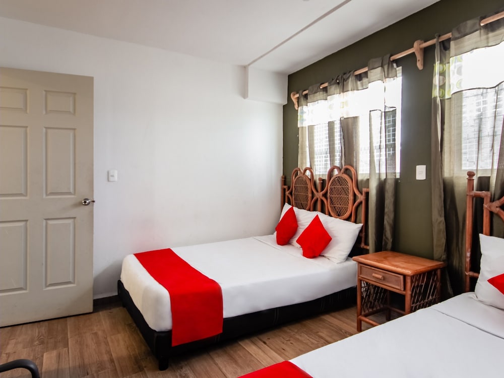 Hotel Halley 4/30