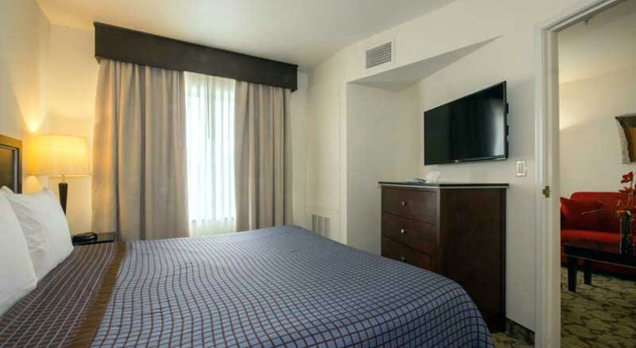 1 Bedroom, Suite, King Bed, Smoking