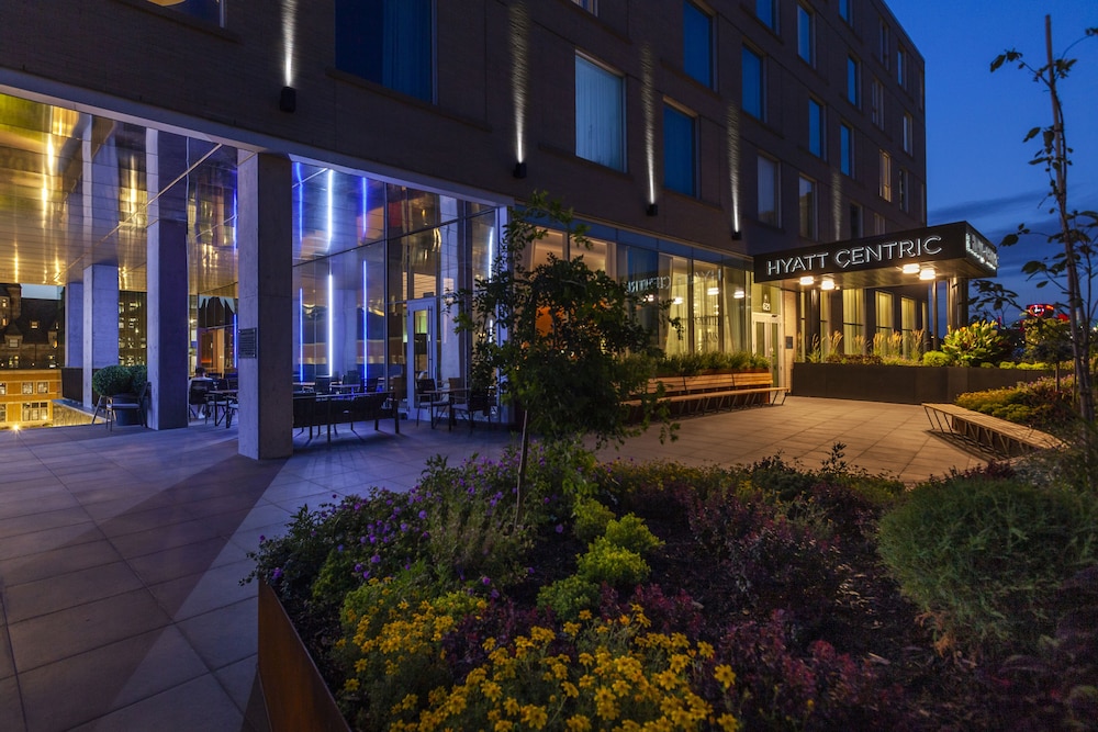 Hyatt Centric Montreal 36/39