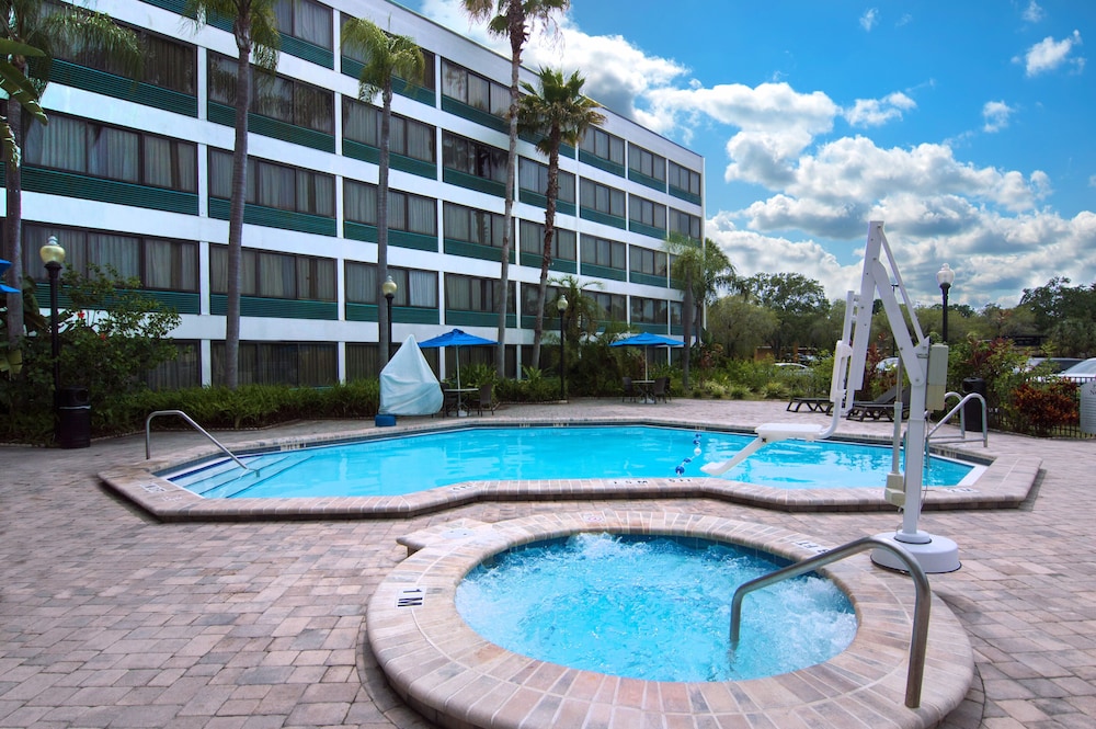 Holiday Inn St Petersburg N Clearwater 2/68