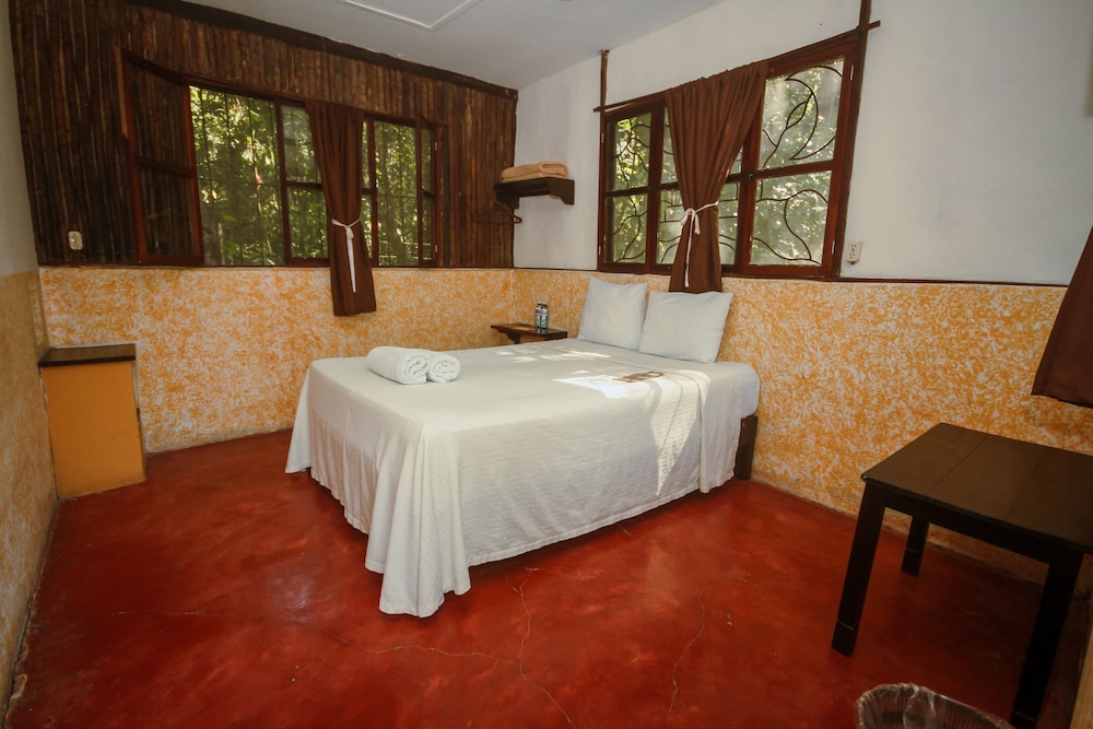 Kin Balam Cabanas 40/68