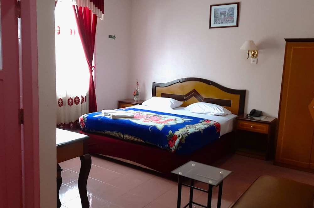 Hotel Parewisata 5/22