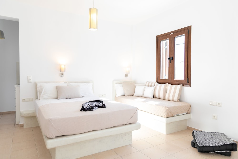 DEPIS PLACE AND APARTMENTS 7/50