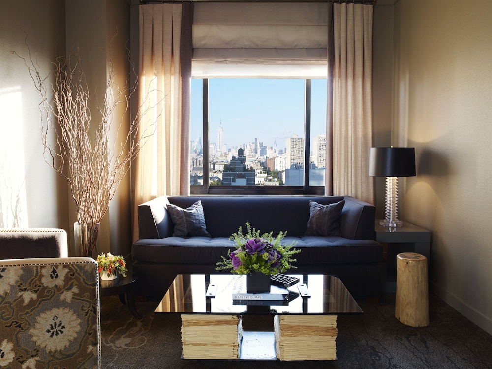 Soho Grand Hotel 46/73