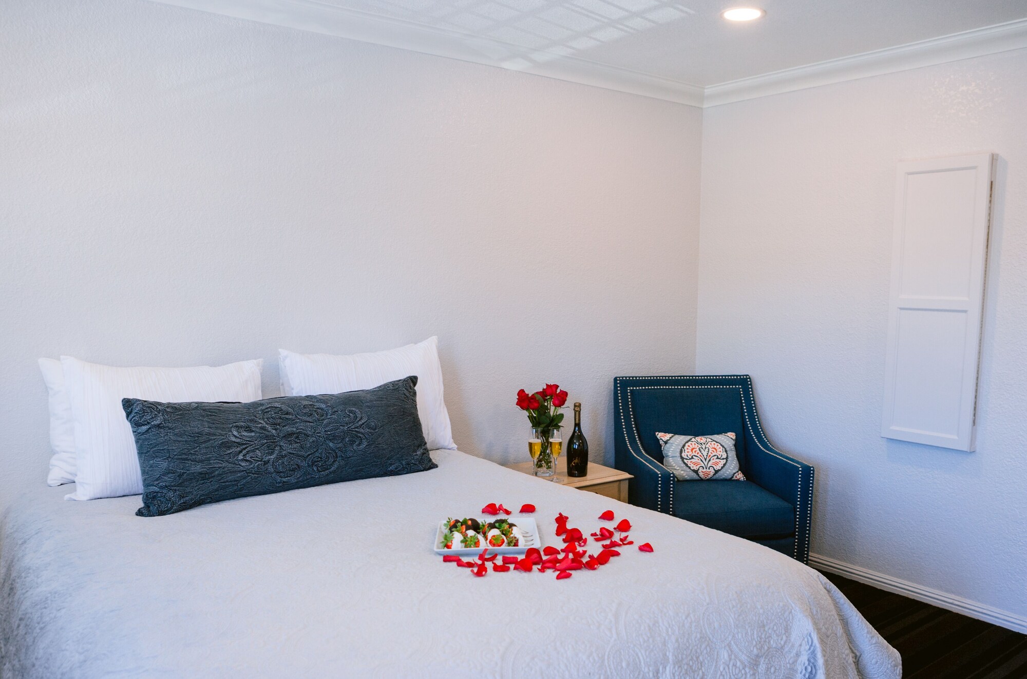 ROOM, KING BED