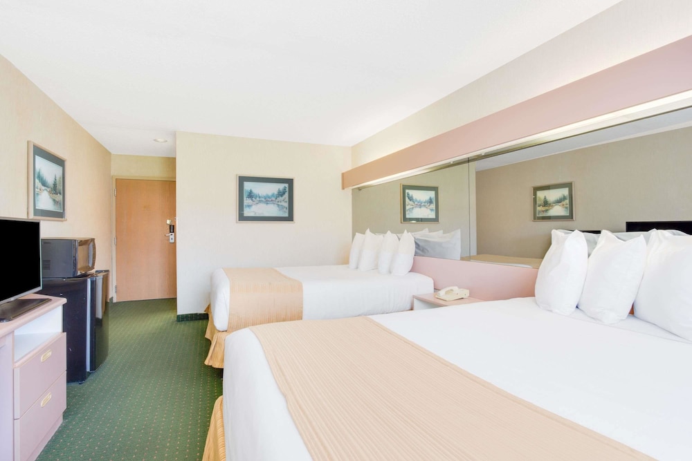 Microtel Inn Greensboro 22/54
