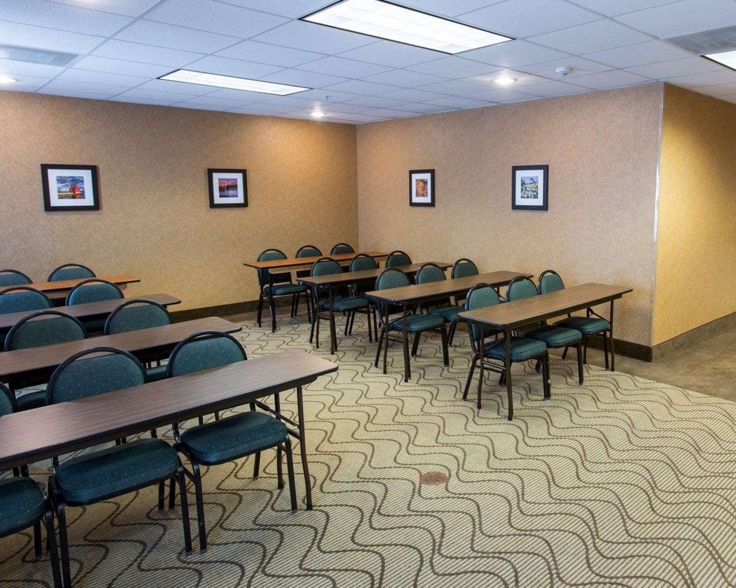 Comfort Suites Grand Rapids South 27/30