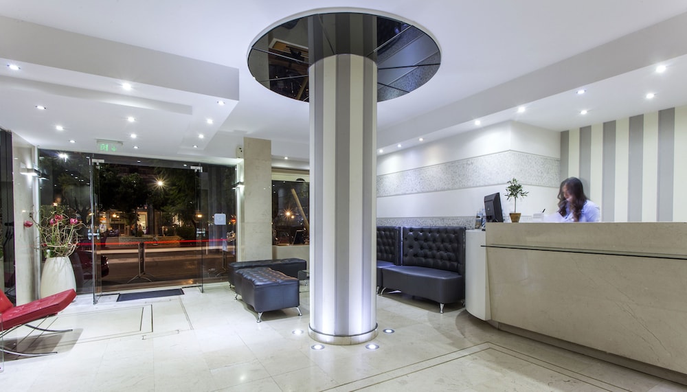 Leto Hotel 4/40