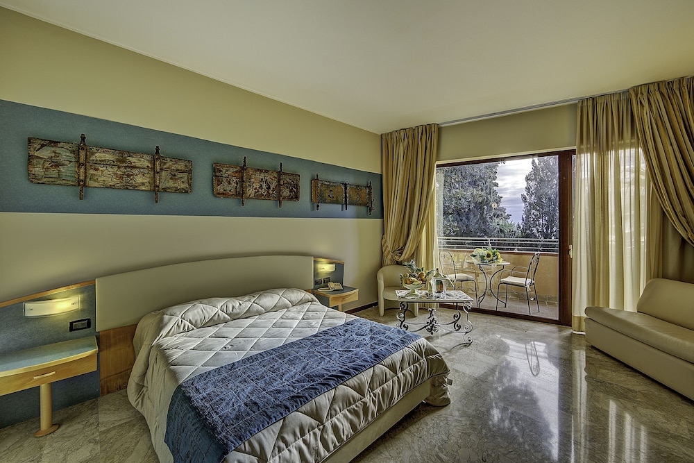 Hotel Ariston and Palazzo Santa Caterina 15/50