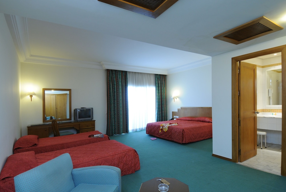 Marina Palace 21/69