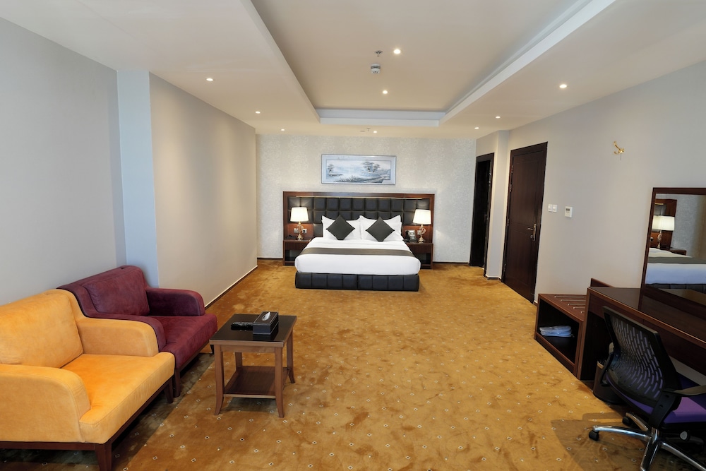 Apartment, Queen Bed, 2 Bathrooms, Balcony