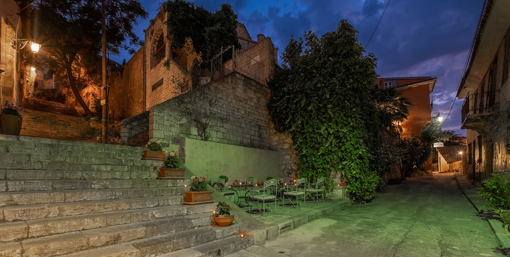 Grand Sarai Nafplio 69/75