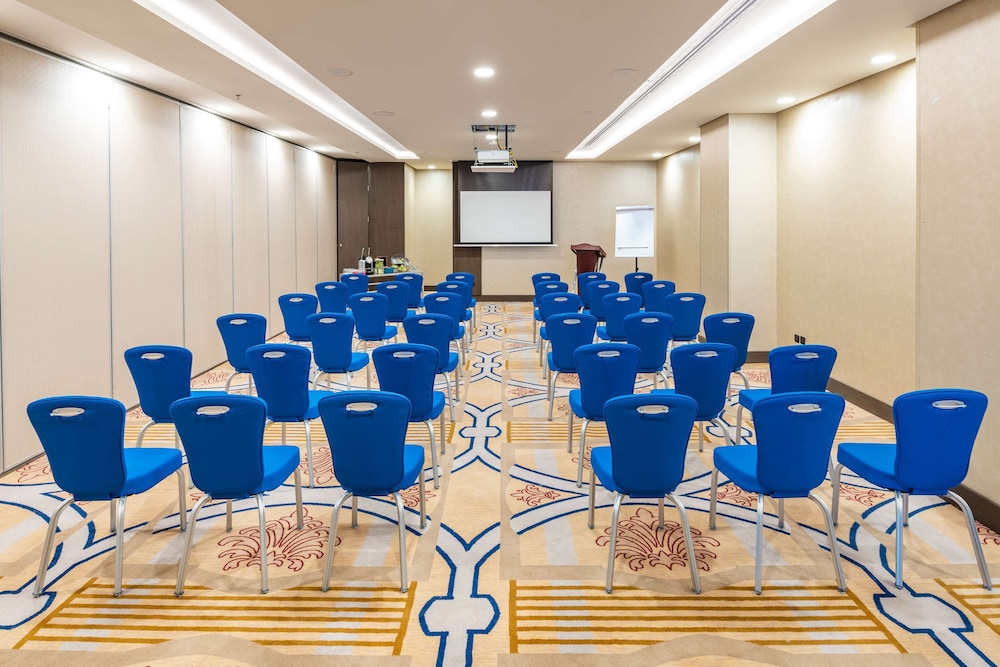 فندق راديسون بلو جدة كورنيش(RADISSON BLU HOTEL, JEDDAH CORNICHE) 64/68