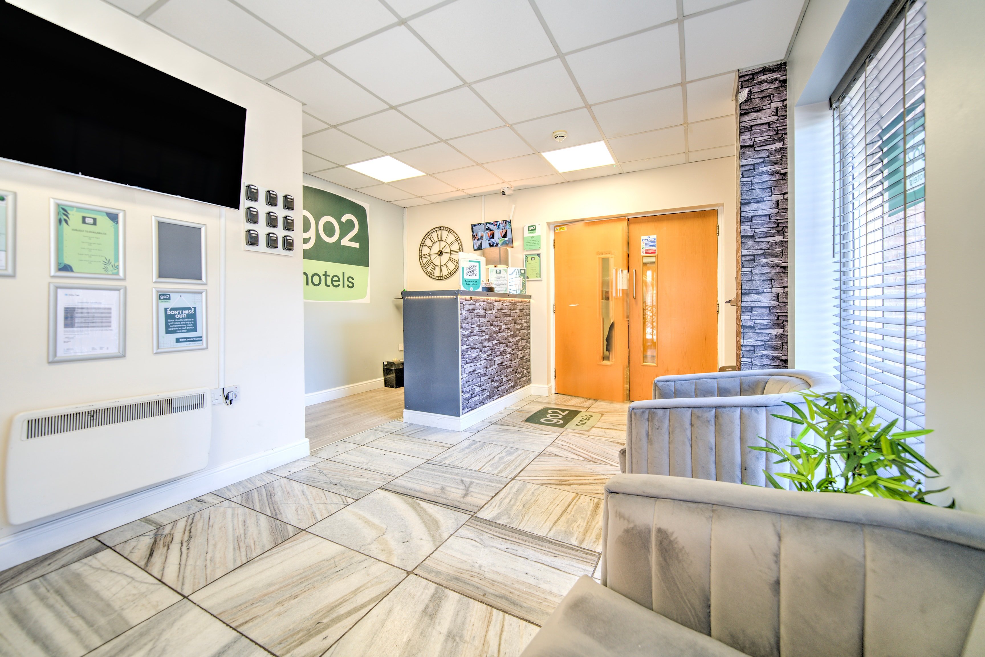 GO2 Gloucester Hotel by OYO 8/40
