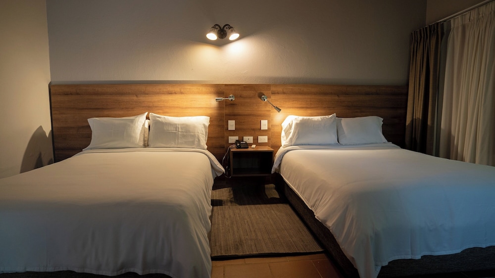 Country, 2 Queen Beds، Termales Del Otono 10/10