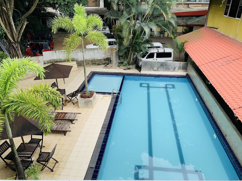 Hotel Gangaaddara 19/21