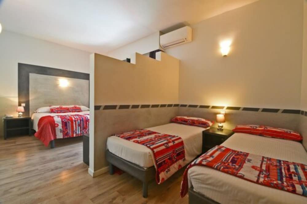 Golfe Hotel 27/74